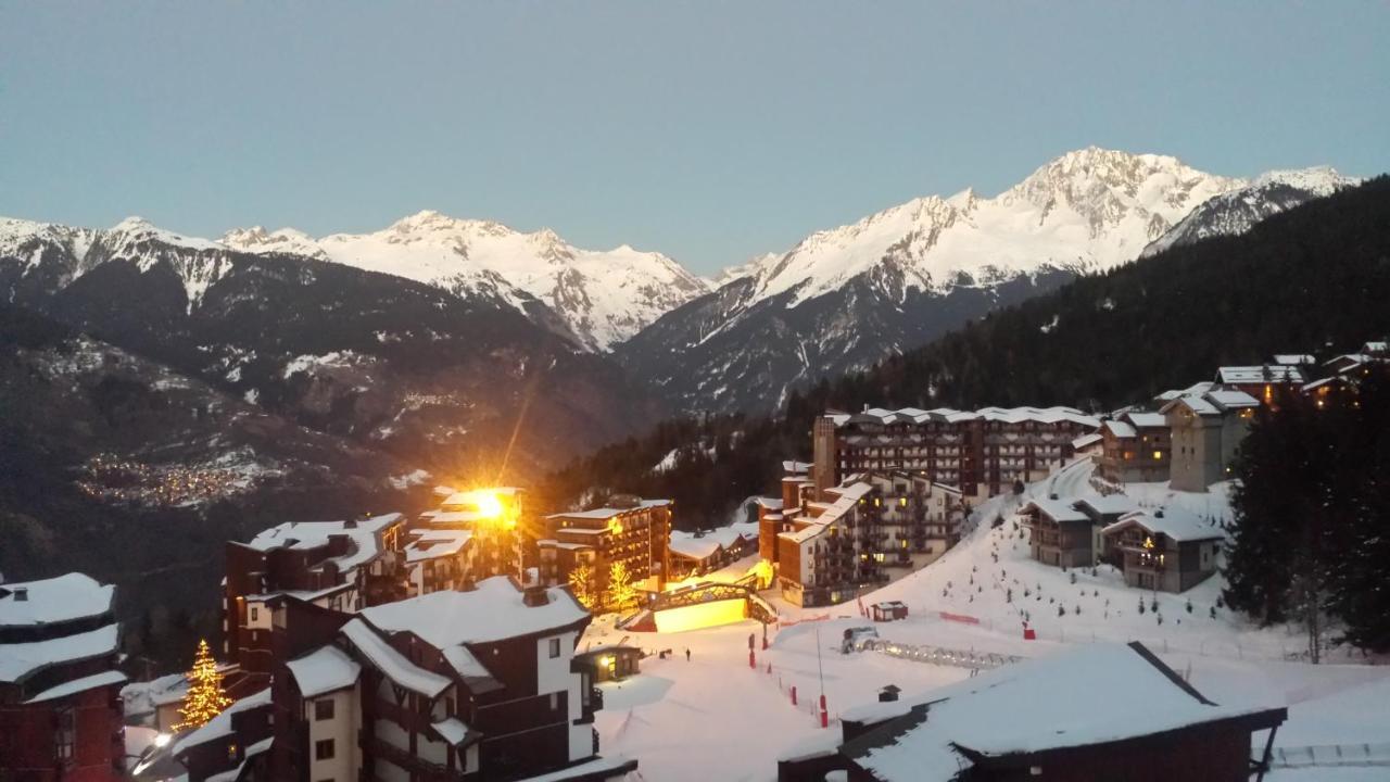 Superbe Appartement En Residence Skis Aux Pieds Courchevel Exterior foto