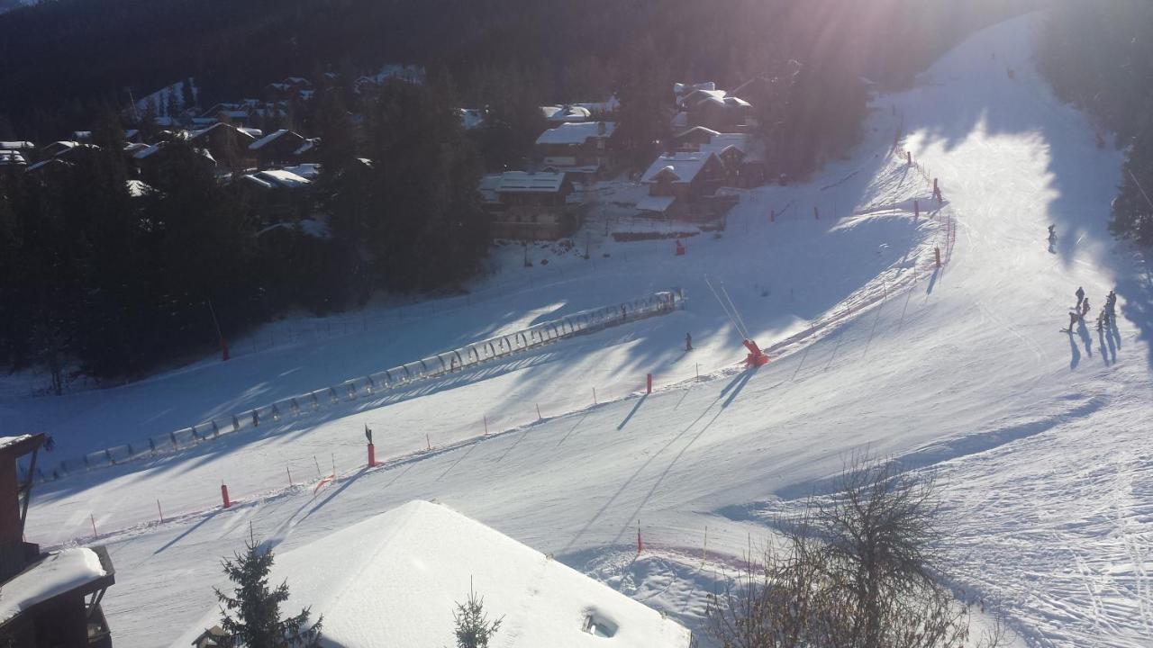 Superbe Appartement En Residence Skis Aux Pieds Courchevel Exterior foto